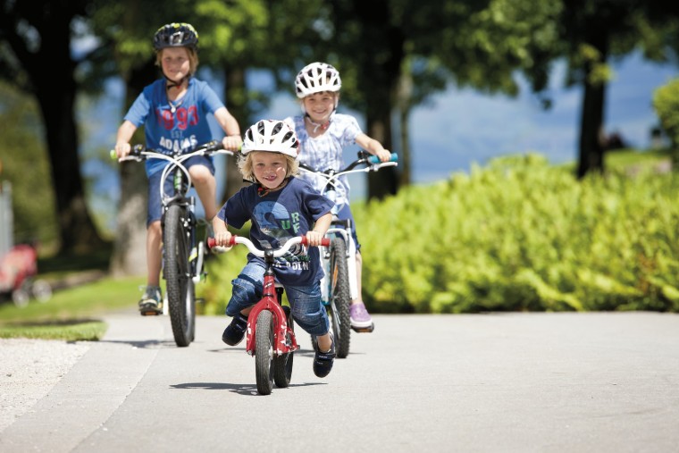 Bicyklujeme-sa-s-detmi-760x507.jpg